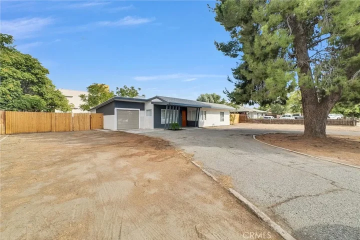 236 S San Jacinto, Hemet, CA 92543