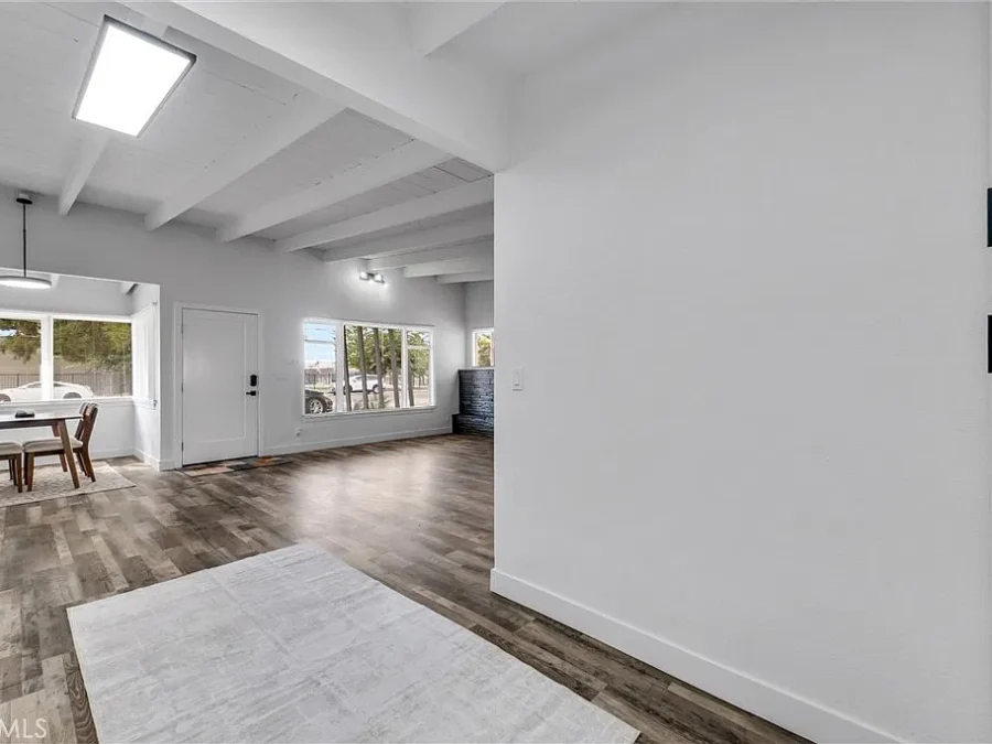 236 S San Jacinto, Hemet, CA 92543