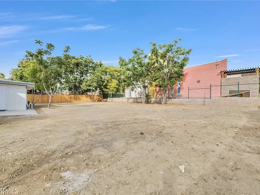 236 S San Jacinto, Hemet, CA 92543