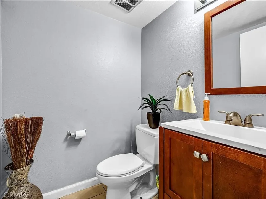 943 W Lamark Ln, Anaheim, CA 92802