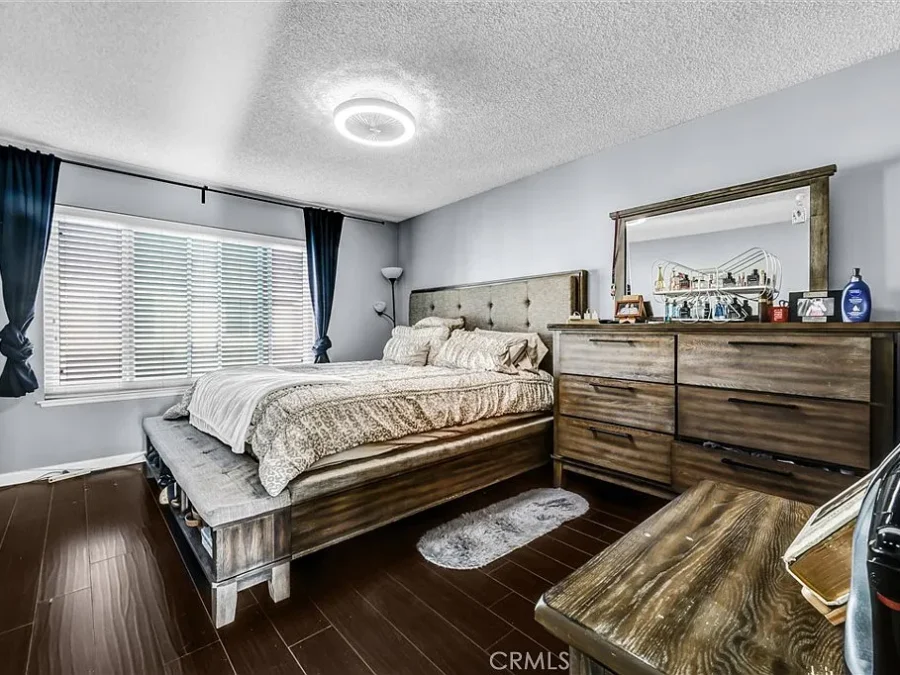 943 W Lamark Ln, Anaheim, CA 92802