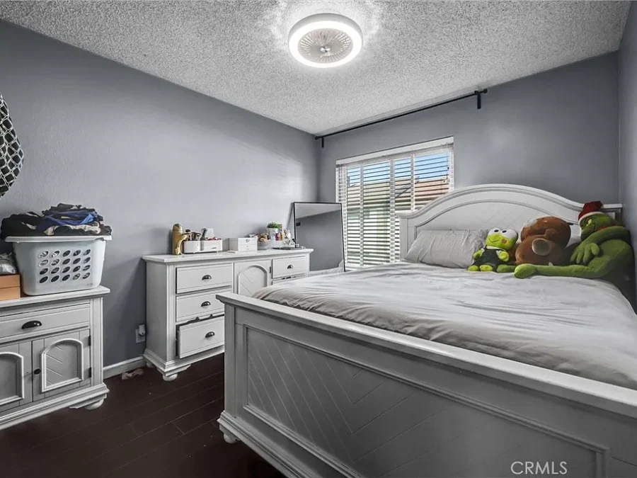 943 W Lamark Ln, Anaheim, CA 92802