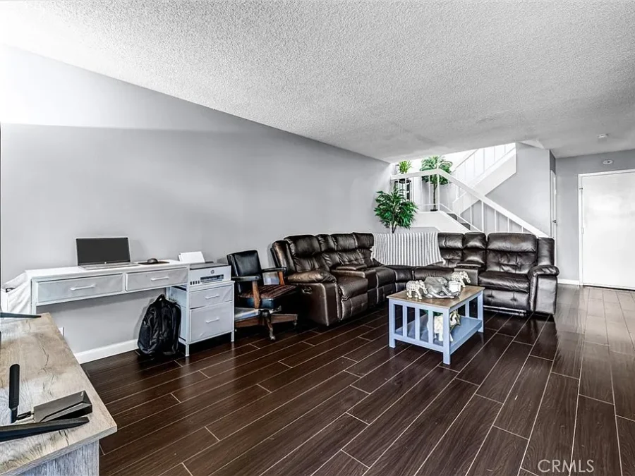 943 W Lamark Ln, Anaheim, CA 92802