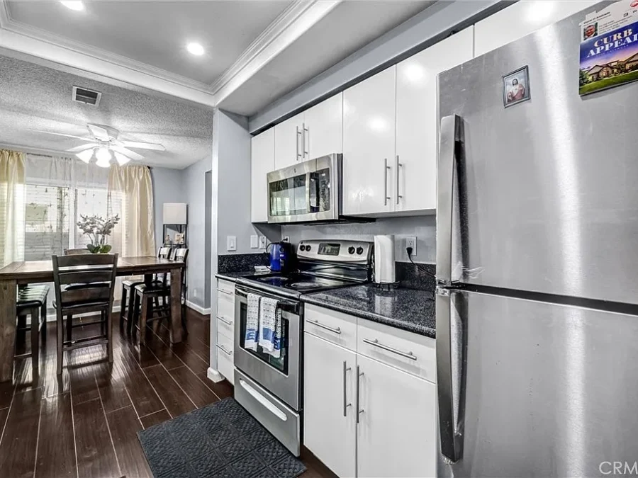 943 W Lamark Ln, Anaheim, CA 92802